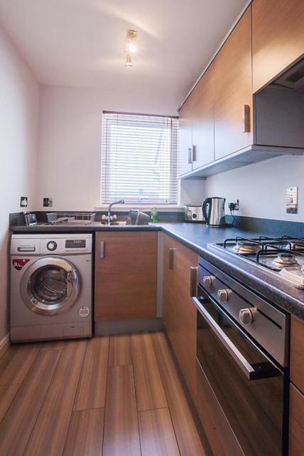 2 Bed Blackburn Village Apt With Wifi & Parking Aberdeen Exterior foto